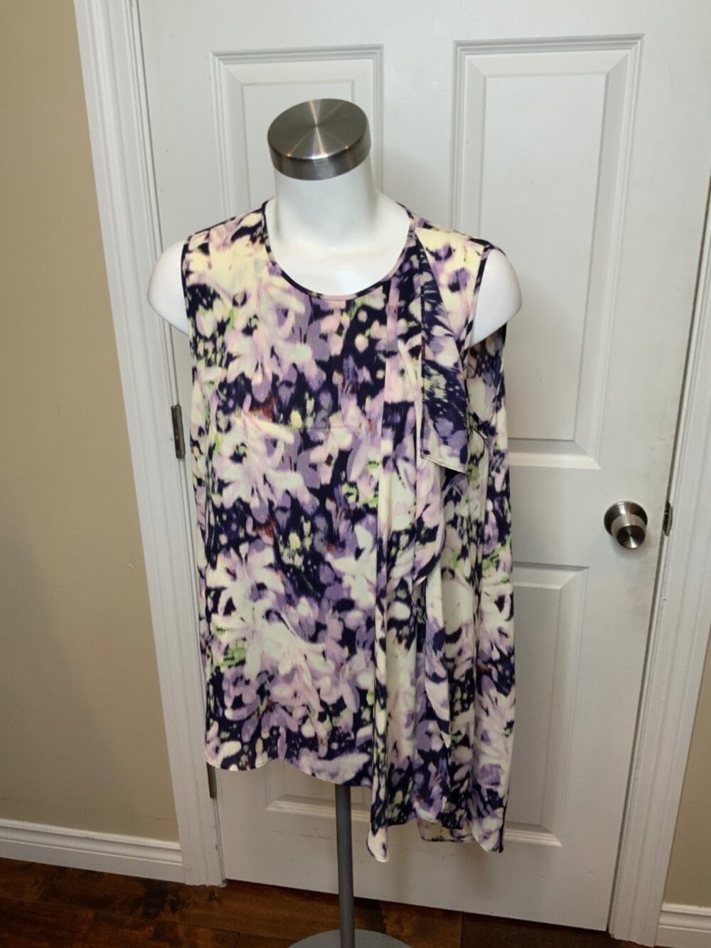 BCBG Max Azria Purple Floral Italian Plum Sleeveless Top, Size M